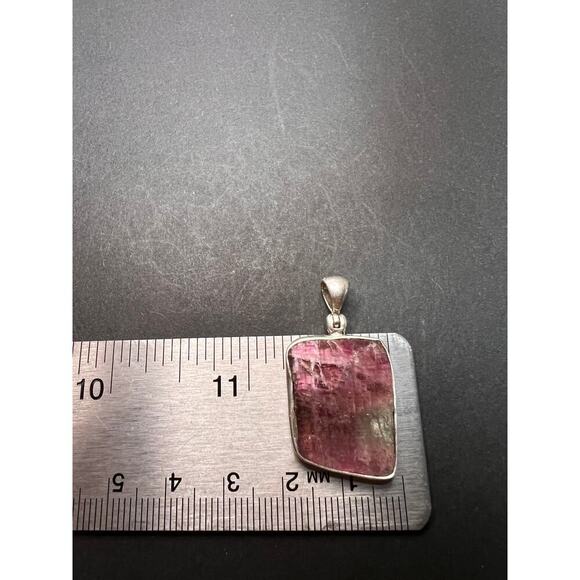 NEW Pink/ bi colored half rough tourmaline pendant in sterling silver 3.95 grams - Picture 7 of 11